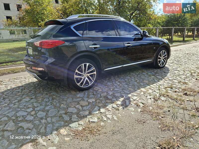 Внедорожник / Кроссовер Infiniti QX50 2016 в Золотоноше