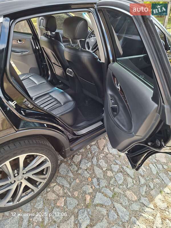 Внедорожник / Кроссовер Infiniti QX50 2016 в Золотоноше