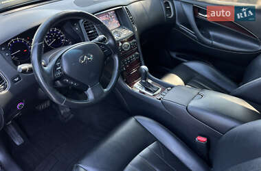 Внедорожник / Кроссовер Infiniti QX50 2017 в 