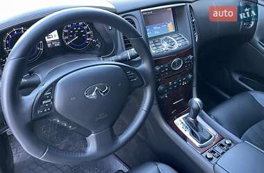 Внедорожник / Кроссовер Infiniti QX50 2016 в 