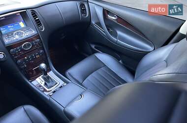 Внедорожник / Кроссовер Infiniti QX50 2016 в 