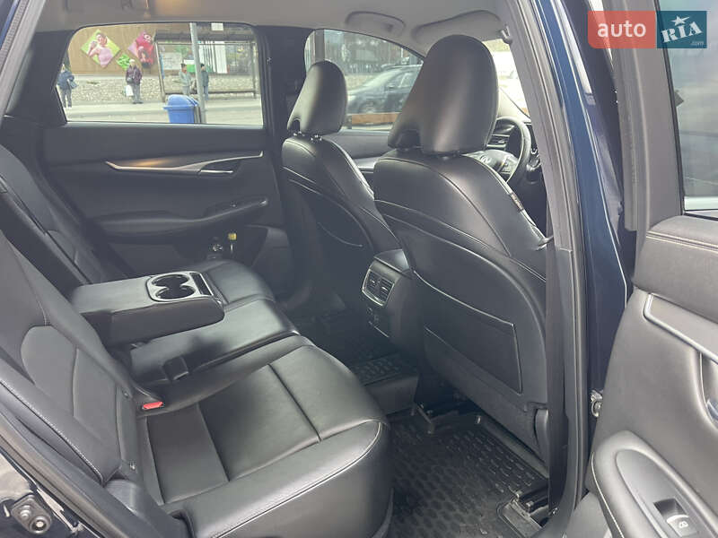 Внедорожник / Кроссовер Infiniti QX50 2018 в Ужгороде