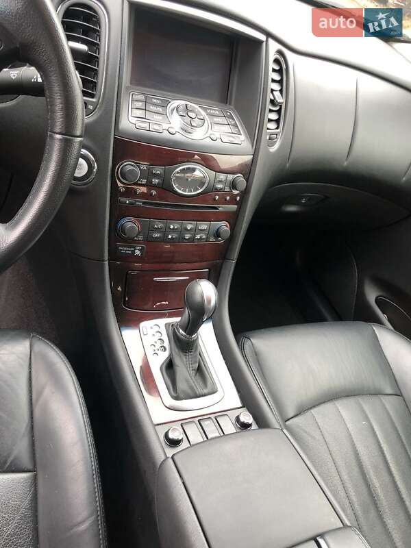 Внедорожник / Кроссовер Infiniti QX50 2016 в Львове