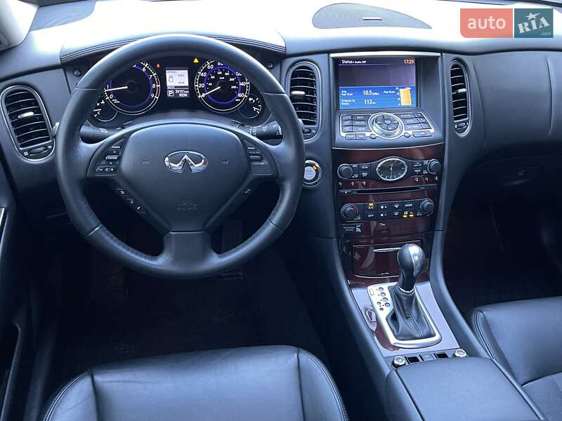 Позашляховик / Кросовер Infiniti QX50 2016 в Харкові