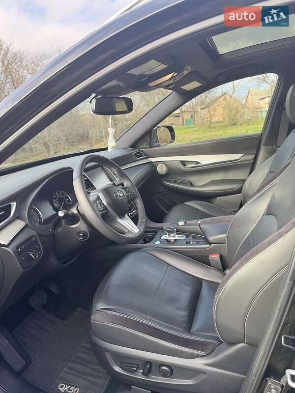 Внедорожник / Кроссовер Infiniti QX50 2018 в Корсуне-Шевченковском