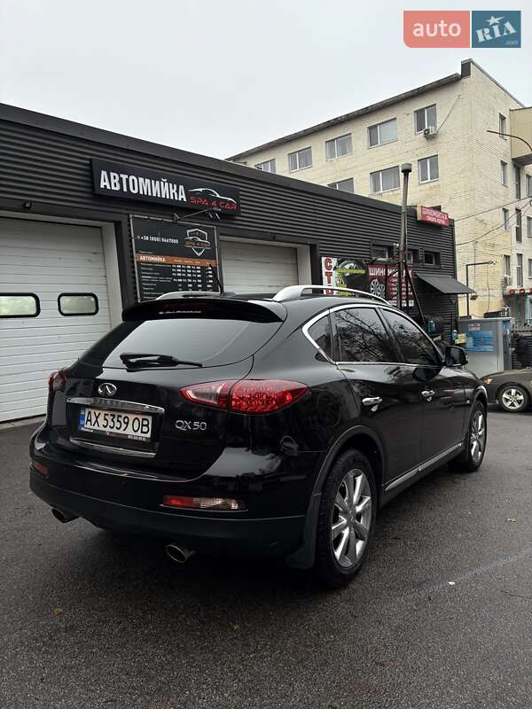 Позашляховик / Кросовер Infiniti QX50 2017 в Харкові
