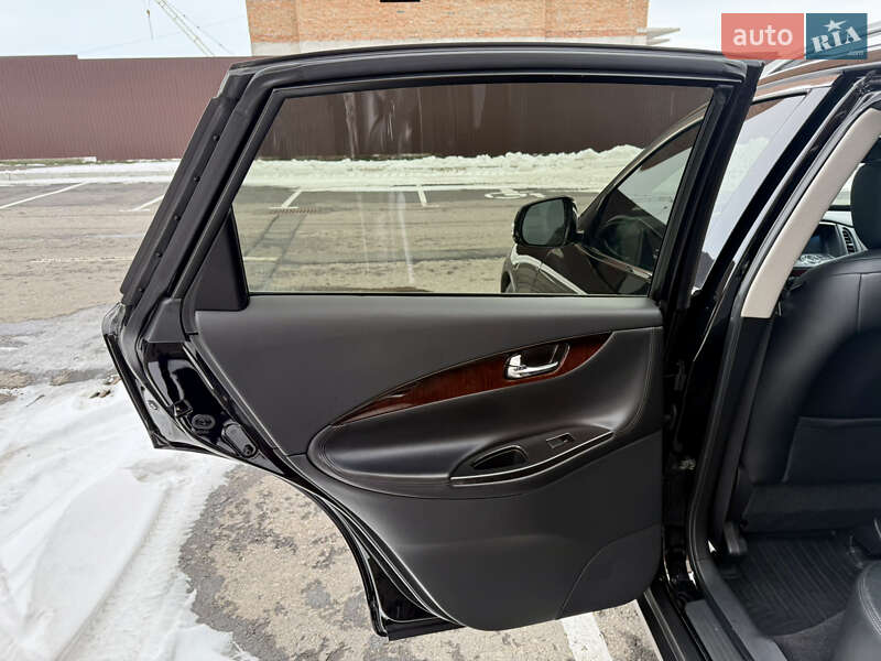 Позашляховик / Кросовер Infiniti QX50 2017 в Умані