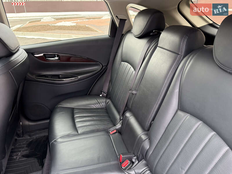 Позашляховик / Кросовер Infiniti QX50 2017 в Умані