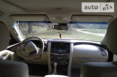 Позашляховик / Кросовер Infiniti QX56 2011 в 