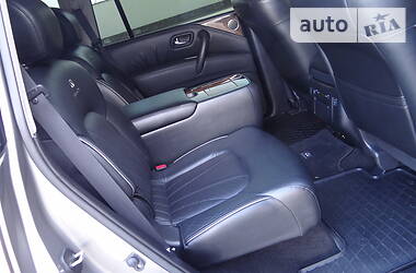 Позашляховик / Кросовер Infiniti QX56 2012 в 