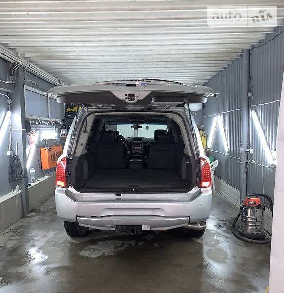 Позашляховик / Кросовер Infiniti QX56 2004 в Львові