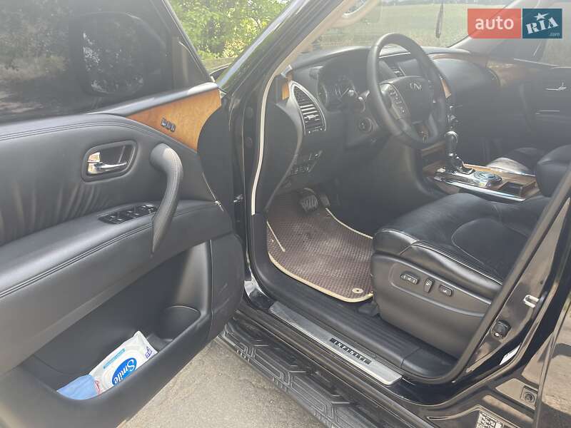 Внедорожник / Кроссовер Infiniti QX56 2011 в Запорожье