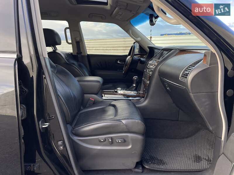 Внедорожник / Кроссовер Infiniti QX56 2010 в Львове
