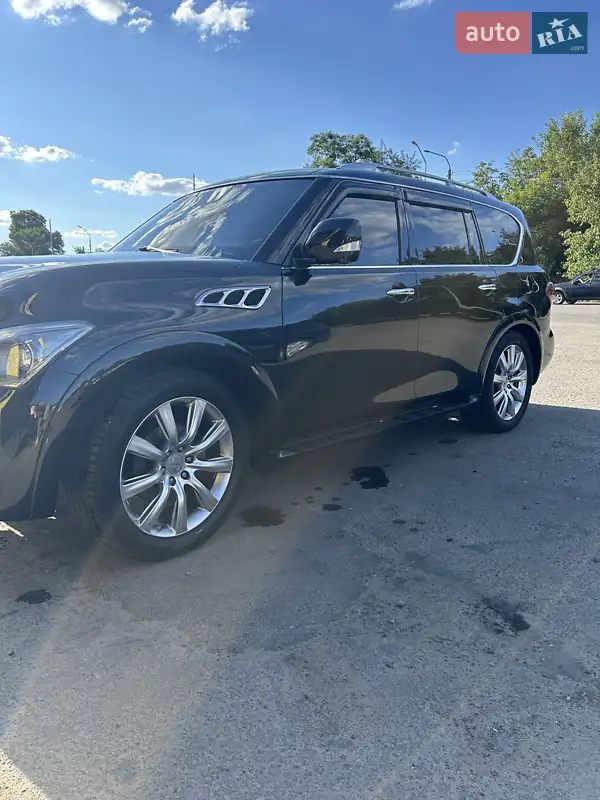 Infiniti QX56