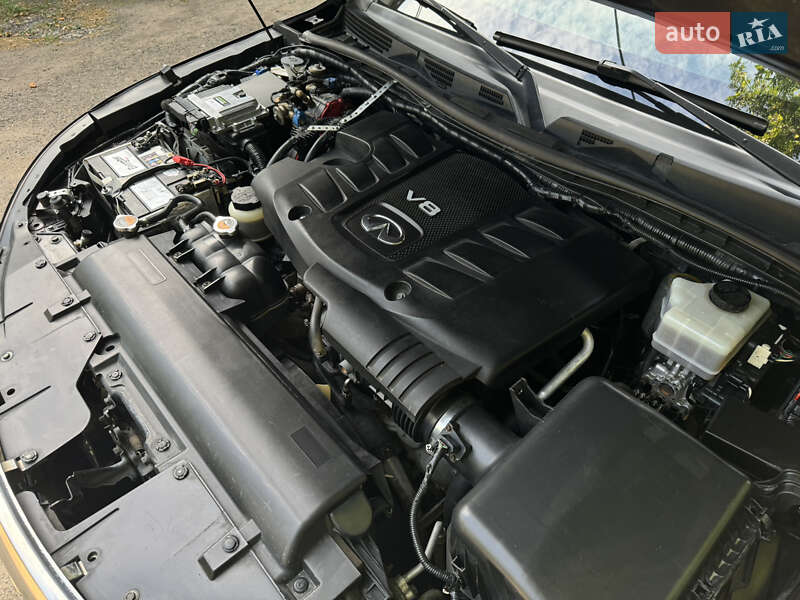 Внедорожник / Кроссовер Infiniti QX56 2010 в Чернигове