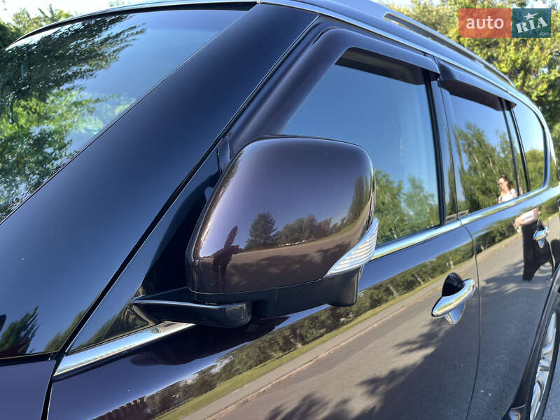 Внедорожник / Кроссовер Infiniti QX56 2010 в Чернигове