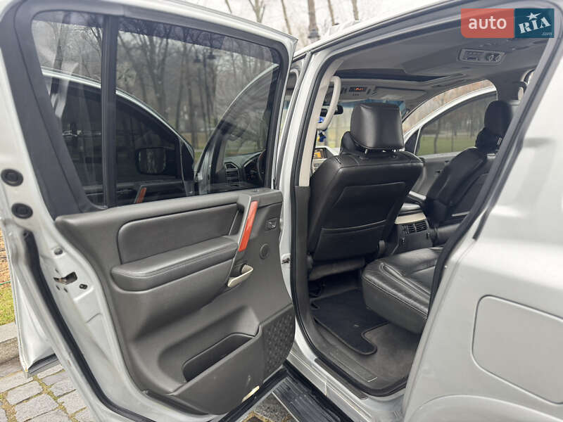 Позашляховик / Кросовер Infiniti QX56 2005 в Києві
