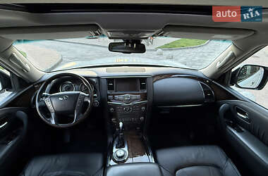 Позашляховик / Кросовер Infiniti QX56 2011 в 