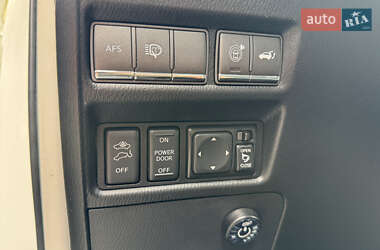 Внедорожник / Кроссовер Infiniti QX56 2011 в 
