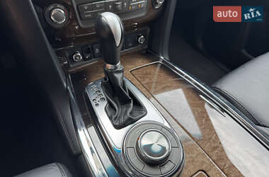 Внедорожник / Кроссовер Infiniti QX56 2011 в 