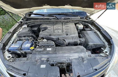 Внедорожник / Кроссовер Infiniti QX56 2011 в 
