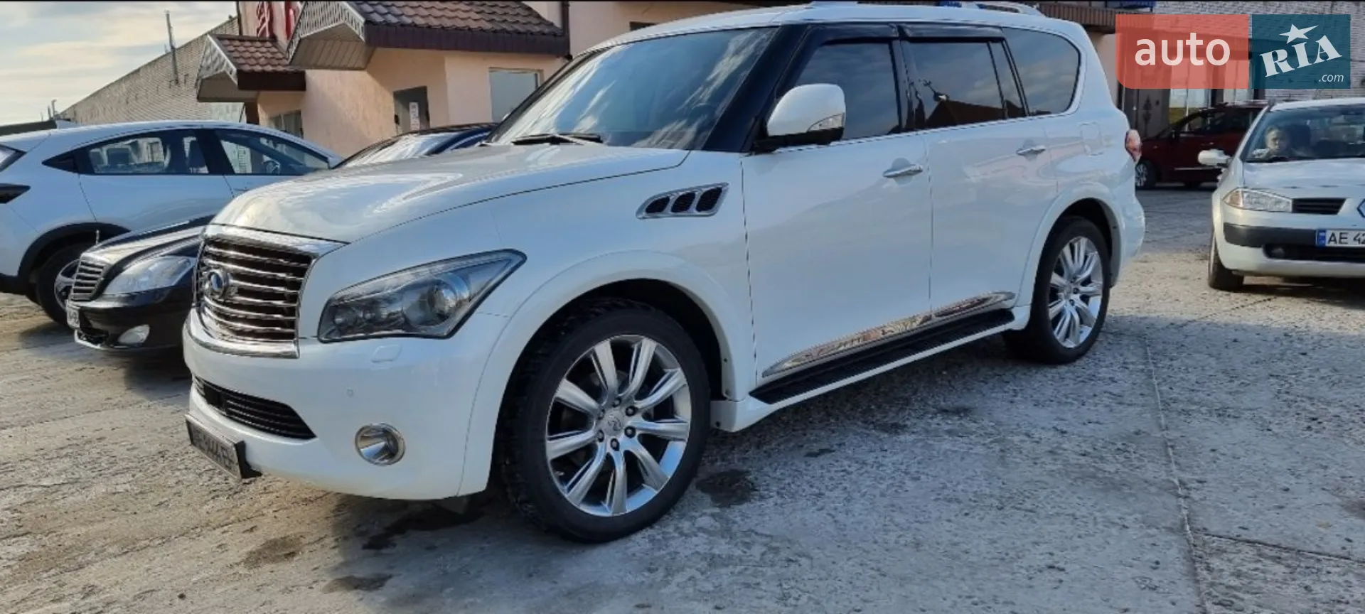 2011 Infiniti QX56 - фото 1