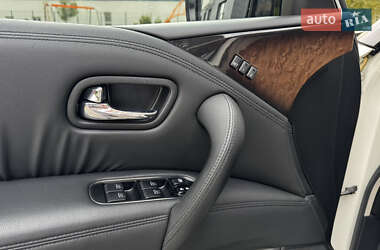 Внедорожник / Кроссовер Infiniti QX56 2011 в 