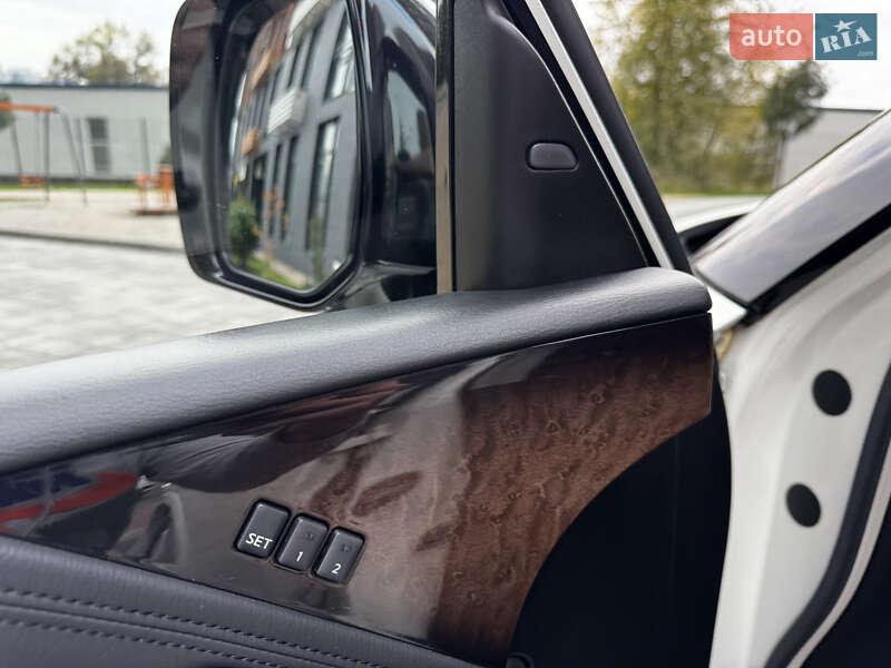 Внедорожник / Кроссовер Infiniti QX56 2011 в Киеве фото 18 Внедорожник / Кроссовер Infiniti QX56 2011 в Киеве