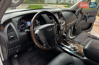 Внедорожник / Кроссовер Infiniti QX56 2011 в 