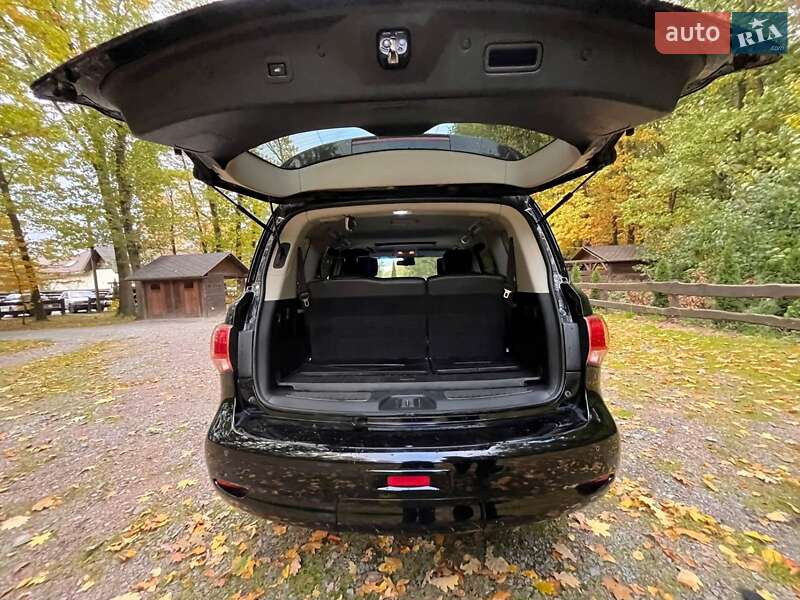 Внедорожник / Кроссовер Infiniti QX56 2010 в Львове