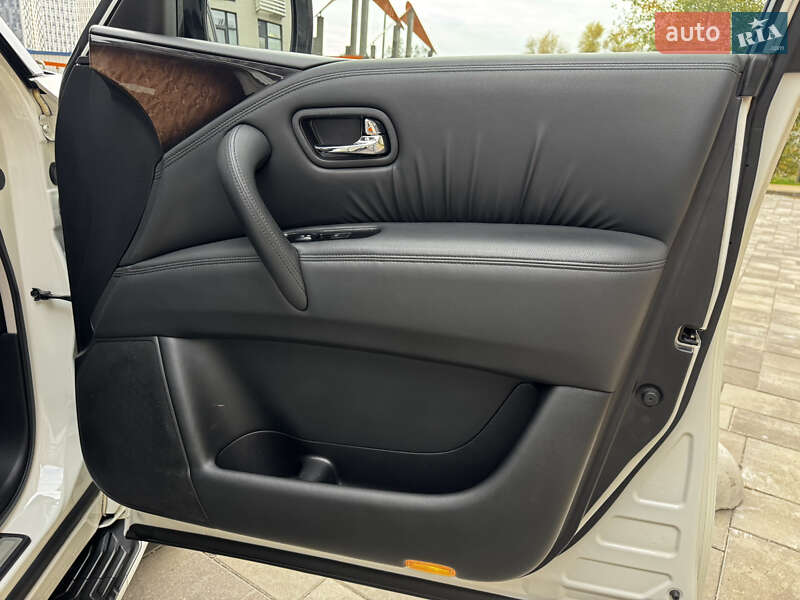 Внедорожник / Кроссовер Infiniti QX56 2011 в Киеве