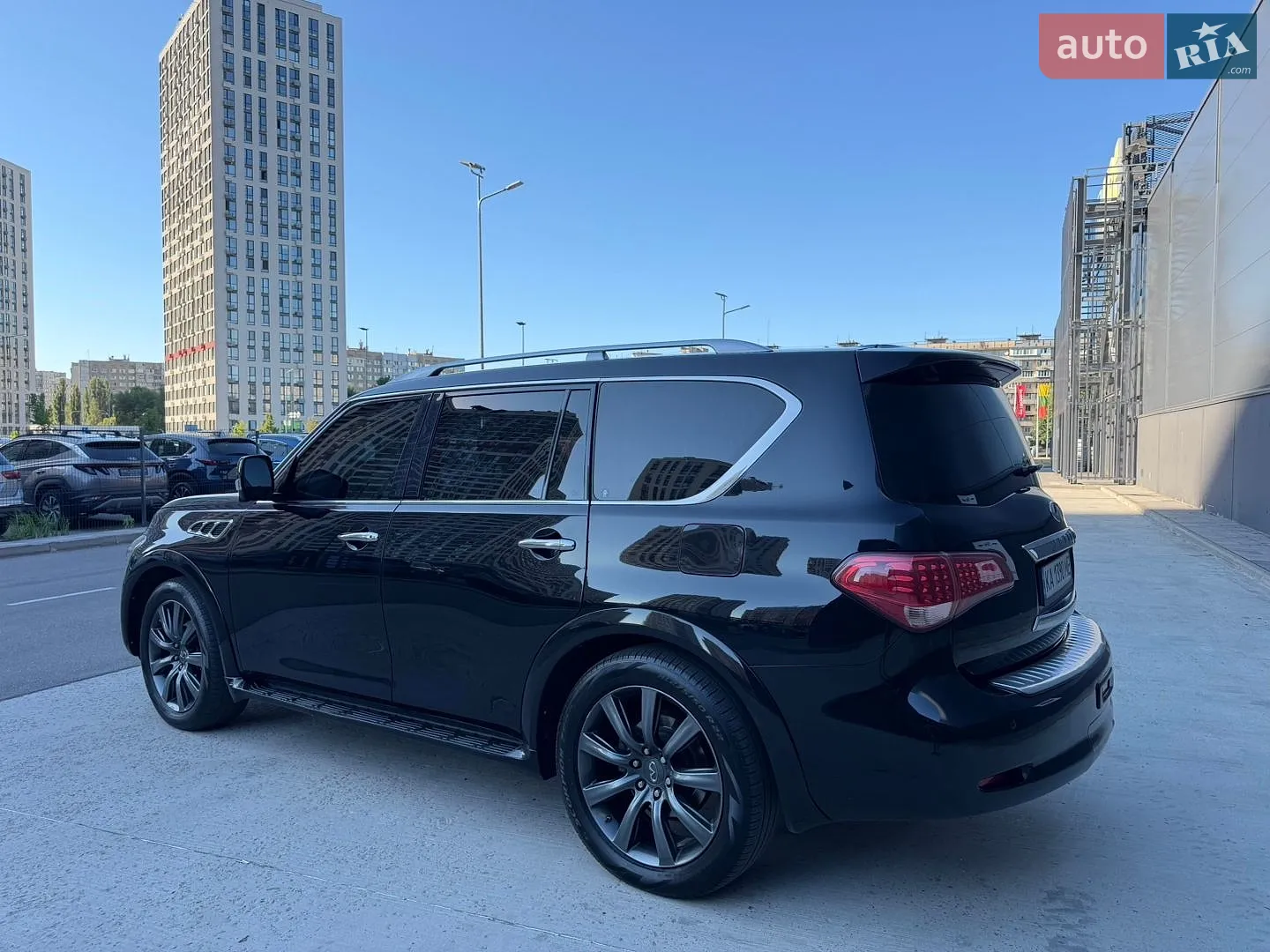 2011 Infiniti QX56 - мініатюра 4