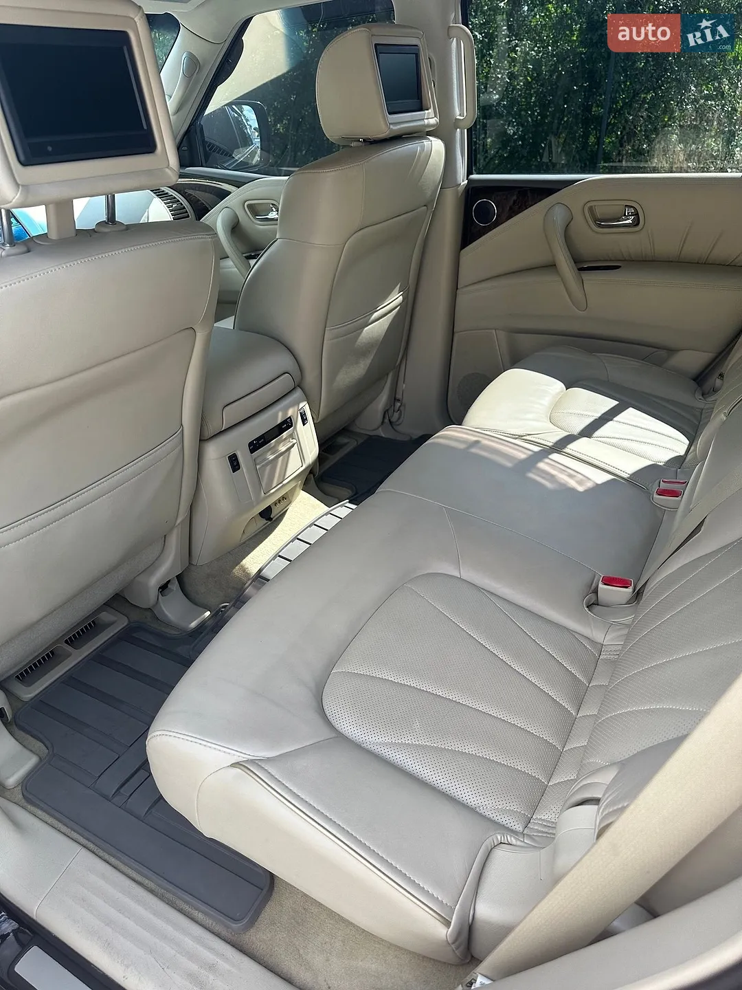 2012 Infiniti QX56 - мініатюра 10