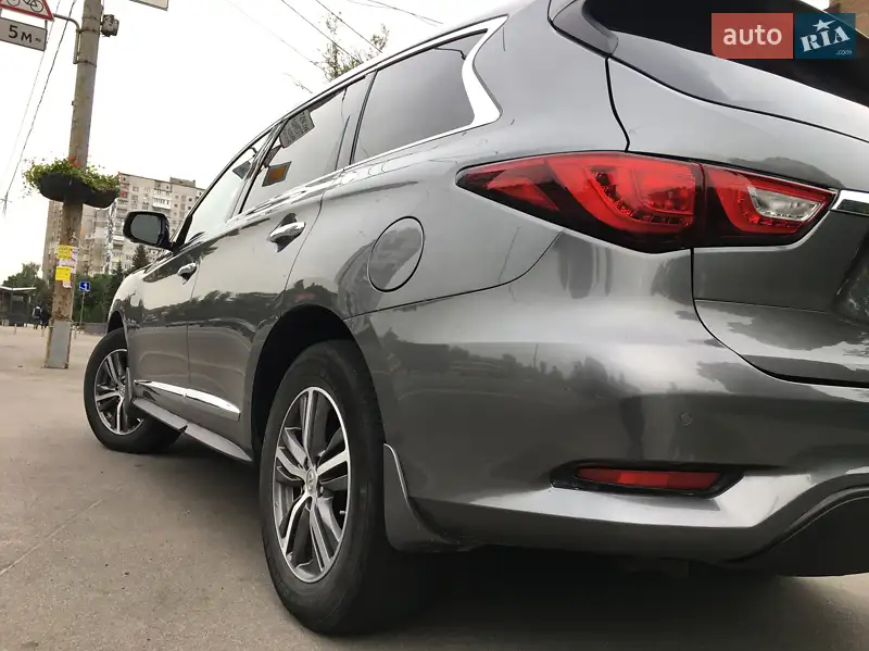 Позашляховик / Кросовер Infiniti QX60 2018 в 