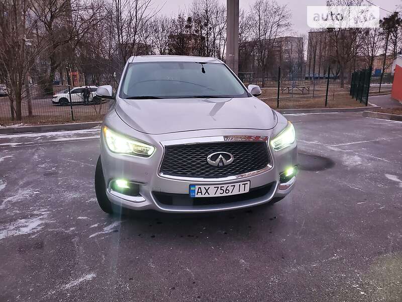Внедорожник / Кроссовер Infiniti QX60 2018 в 
