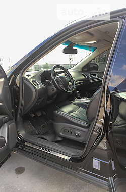 Внедорожник / Кроссовер Infiniti QX60 2015 в 