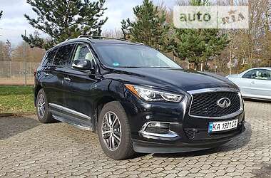 Внедорожник / Кроссовер Infiniti QX60 2017 в 