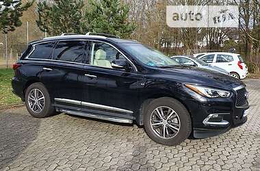 Внедорожник / Кроссовер Infiniti QX60 2017 в 
