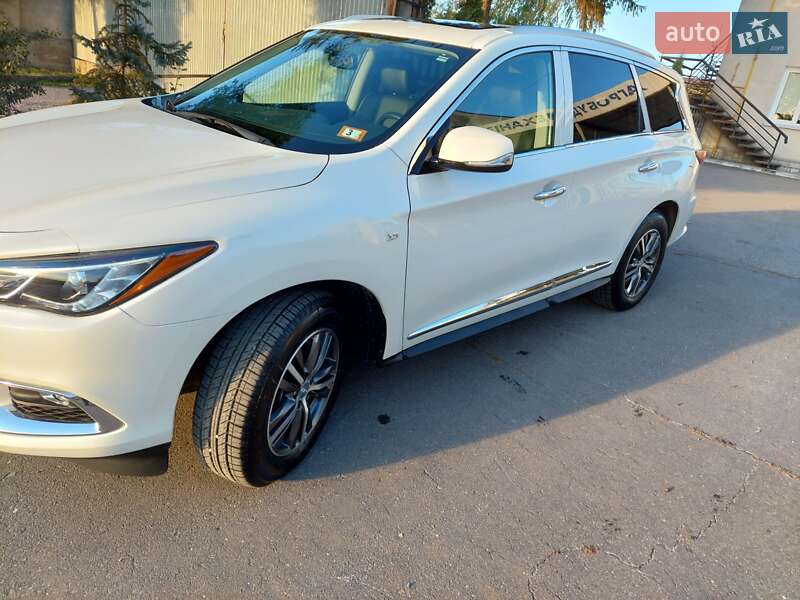 Внедорожник / Кроссовер Infiniti QX60 2016 в Тернополе