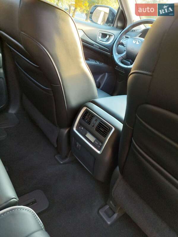 Внедорожник / Кроссовер Infiniti QX60 2016 в Тернополе