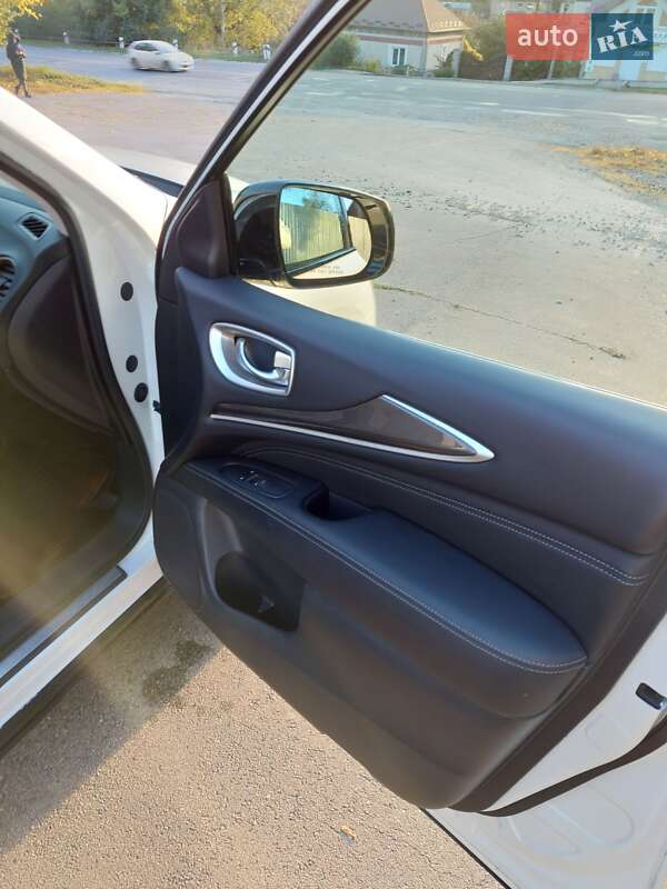 Внедорожник / Кроссовер Infiniti QX60 2016 в Тернополе