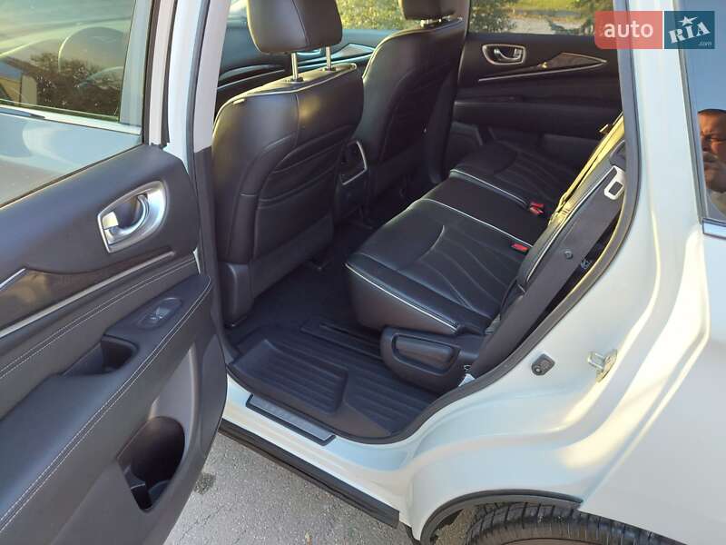 Внедорожник / Кроссовер Infiniti QX60 2016 в Тернополе