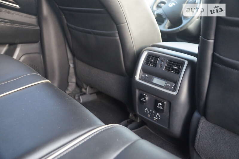 Внедорожник / Кроссовер Infiniti QX60 2018 в Днепре