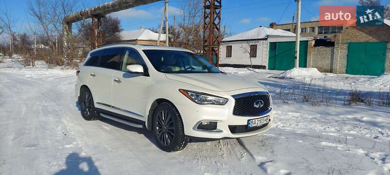 Внедорожник / Кроссовер Infiniti QX60 2017 в Александрие