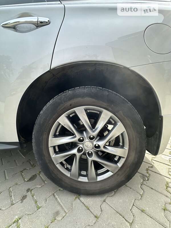 Внедорожник / Кроссовер Infiniti QX60 2015 в Черновцах