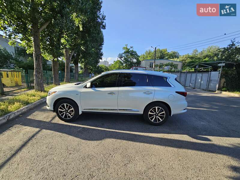 Внедорожник / Кроссовер Infiniti QX60 2018 в Одессе