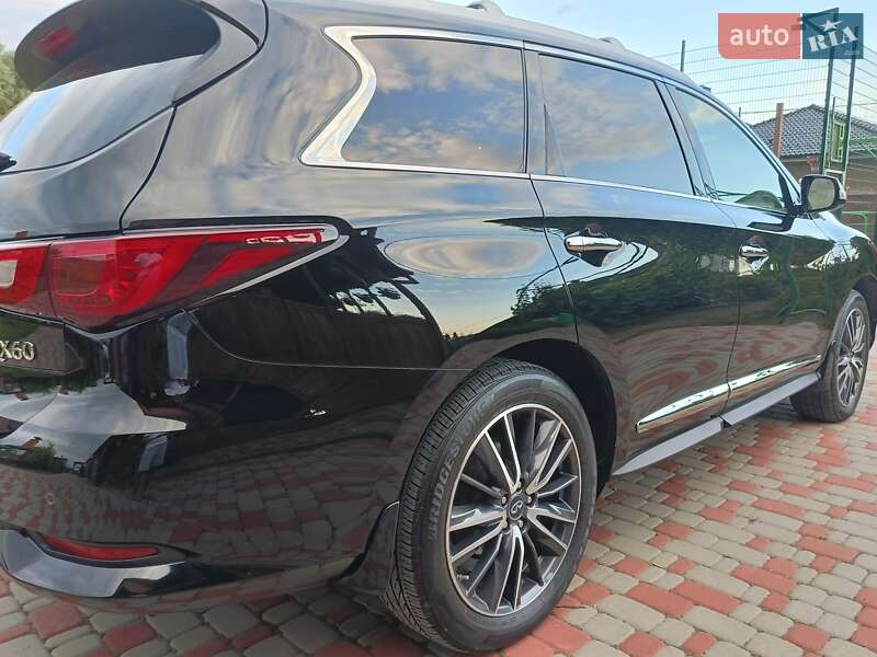 Позашляховик / Кросовер Infiniti QX60 2016 в Києві