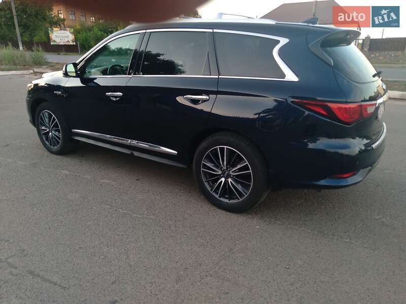 Внедорожник / Кроссовер Infiniti QX60 2017 в Теплике