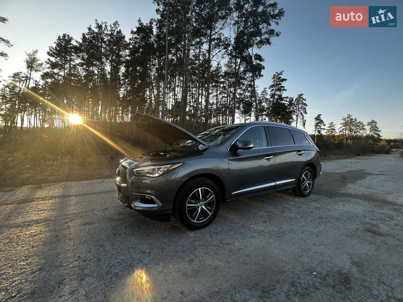 Позашляховик / Кросовер Infiniti QX60 2016 в 