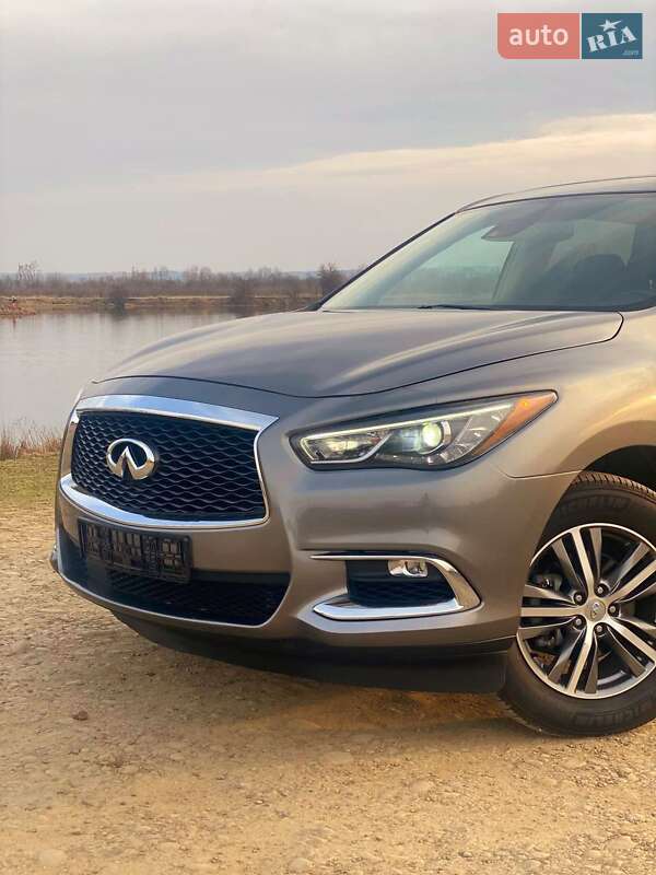 Внедорожник / Кроссовер Infiniti QX60 2019 в Калуше